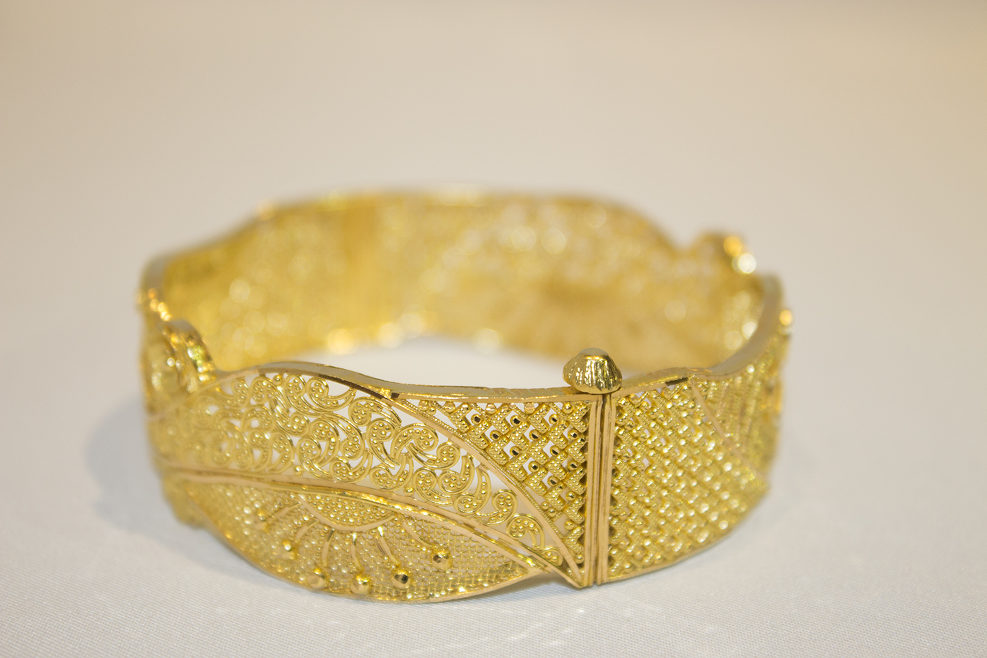 22ct Gold Bangles With Intricate Filigree Cut Design